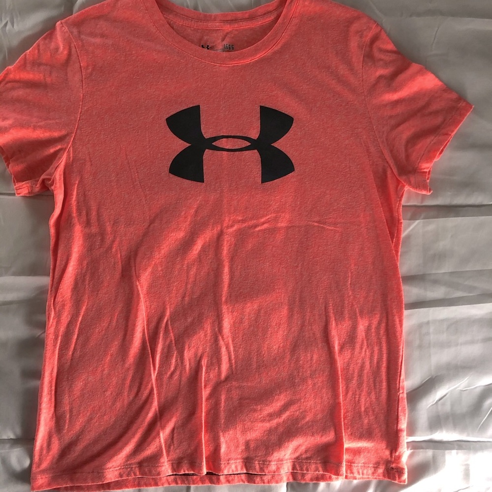 Under armour t-shirt barely worn
